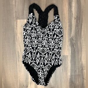 ATHENA SAND TROPEZ MACRAME Racerback ONE PIECE SWIMSUIT Black White SIZE 8 NWT